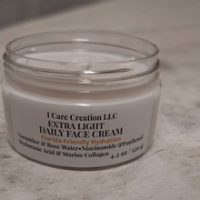 Load image into Gallery viewer, Extra Light Daily Face Cream