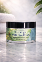 Load image into Gallery viewer, Extra Light Daily Face Cream