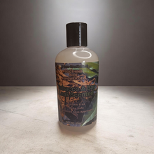 Load image into Gallery viewer, Tobacco &amp;Bay Leaves Shower Gel
