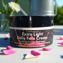Load image into Gallery viewer, Extra Light Daily Face Cream
